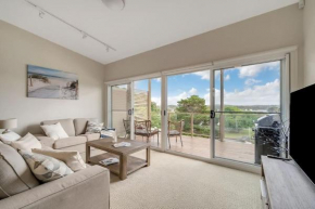 Stunning water view Home moments from town